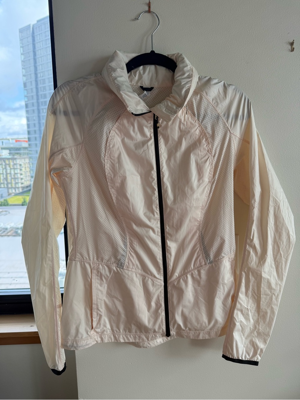Lululemon Back Pack It Jacket Size 6 White Packable Running Windbreaker - Picture 7 of 8